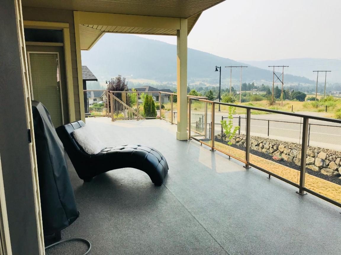 Vernon Home With True Okanagan Lifestyle エクステリア 写真